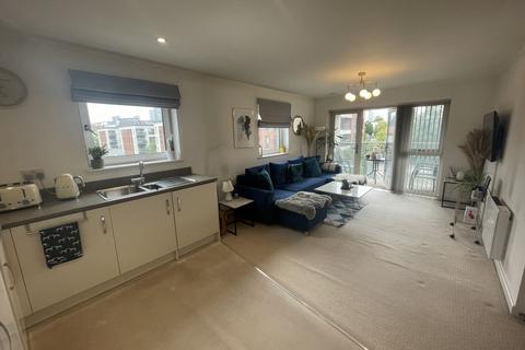 2 bedroom flat to rent, 2 Madison Walk, Birmingham, West Midlands, B15