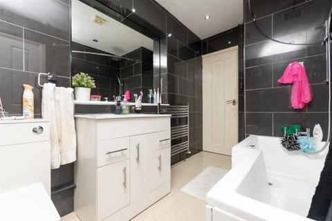 2 Marconi Road, Northfleet, Gravesend, DA11 8LJ