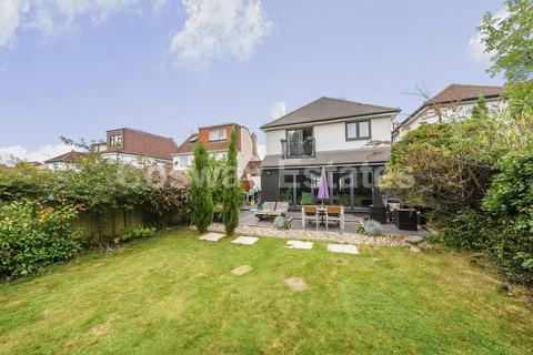 4 bedroom detached house for sale, Selvage Lane, Mill Hill