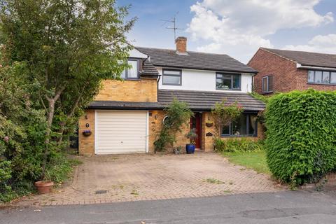 5 bedroom detached house for sale, Lees Close, Maidenhead SL6