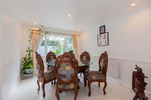 5 bedroom detached house for sale, Lees Close, Maidenhead SL6