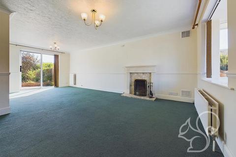 14 Brambledown, West Mersea, Colchester, CO5 8RY