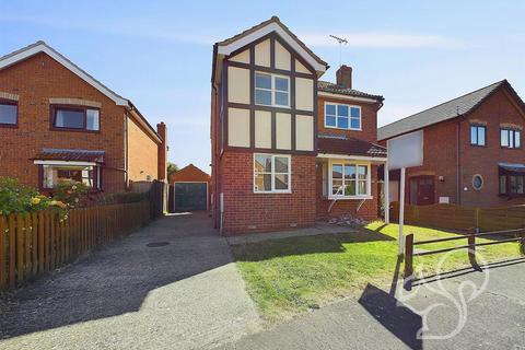 14 Brambledown, West Mersea, Colchester, CO5 8RY