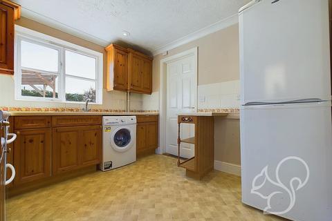 14 Brambledown, West Mersea, Colchester, CO5 8RY