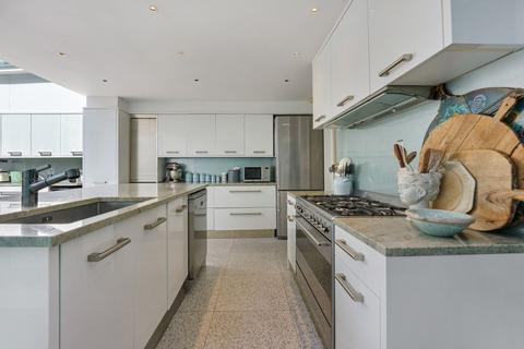 11 Marney Road, London, SW11 5EW