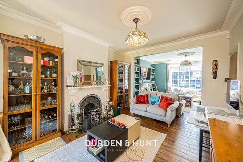 19 Heath Park Road, Romford, RM2 5UB