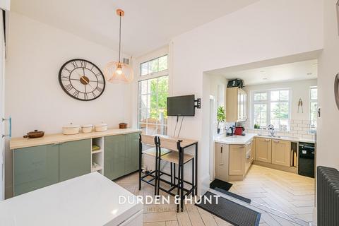 19 Heath Park Road, Romford, RM2 5UB