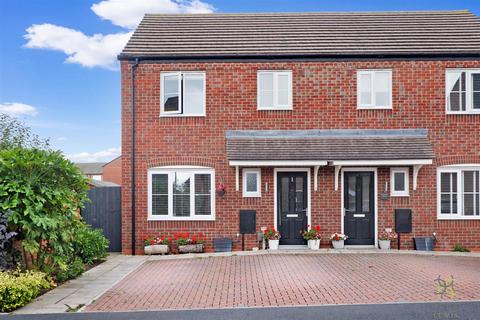 3 bedroom semi-detached house for sale, Ypres Way, Evesham WR11