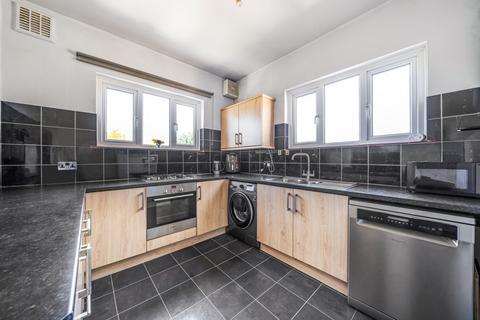 3 bedroom maisonette for sale, Lake Avenue, Bromley