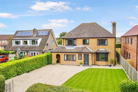 37 Grantham Road, Navenby, Lincoln, LN5 0JJ
