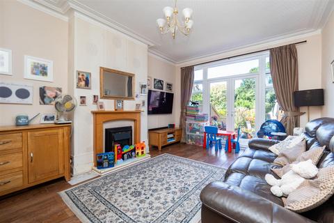 6 bedroom semi-detached house for sale, Park Hill Road, Wallington