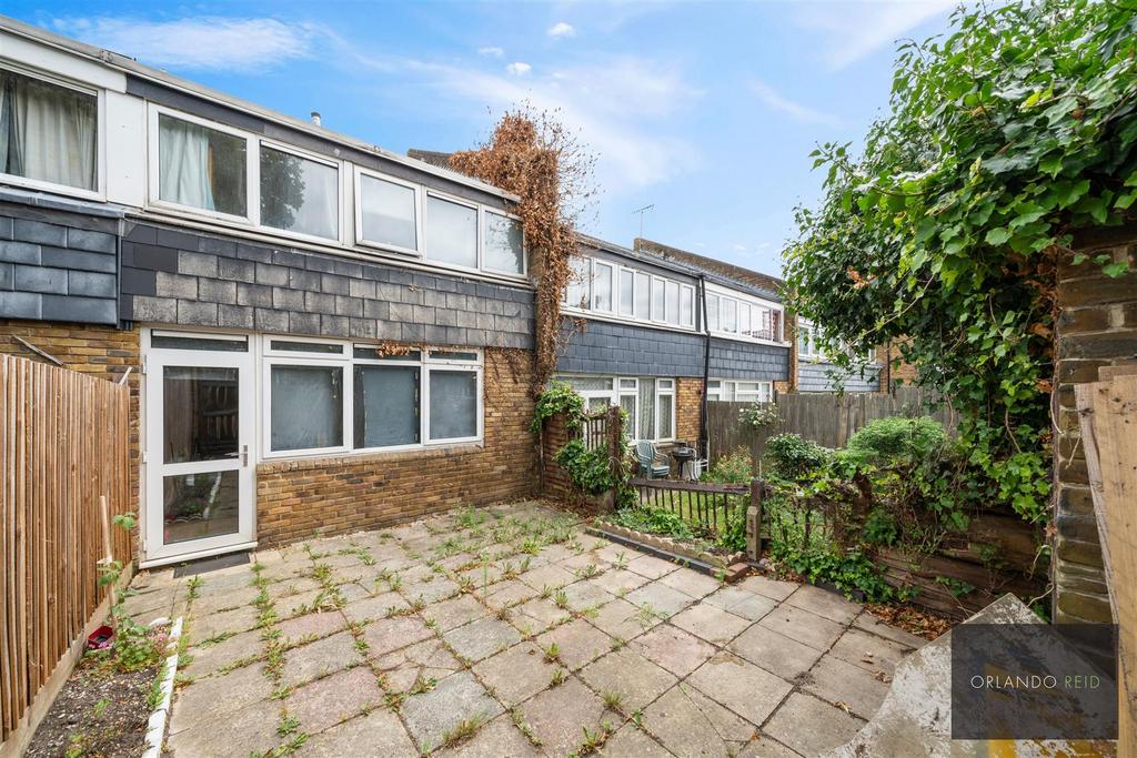 108 Woodvale Walk SE27 0 EY-12.jpg
