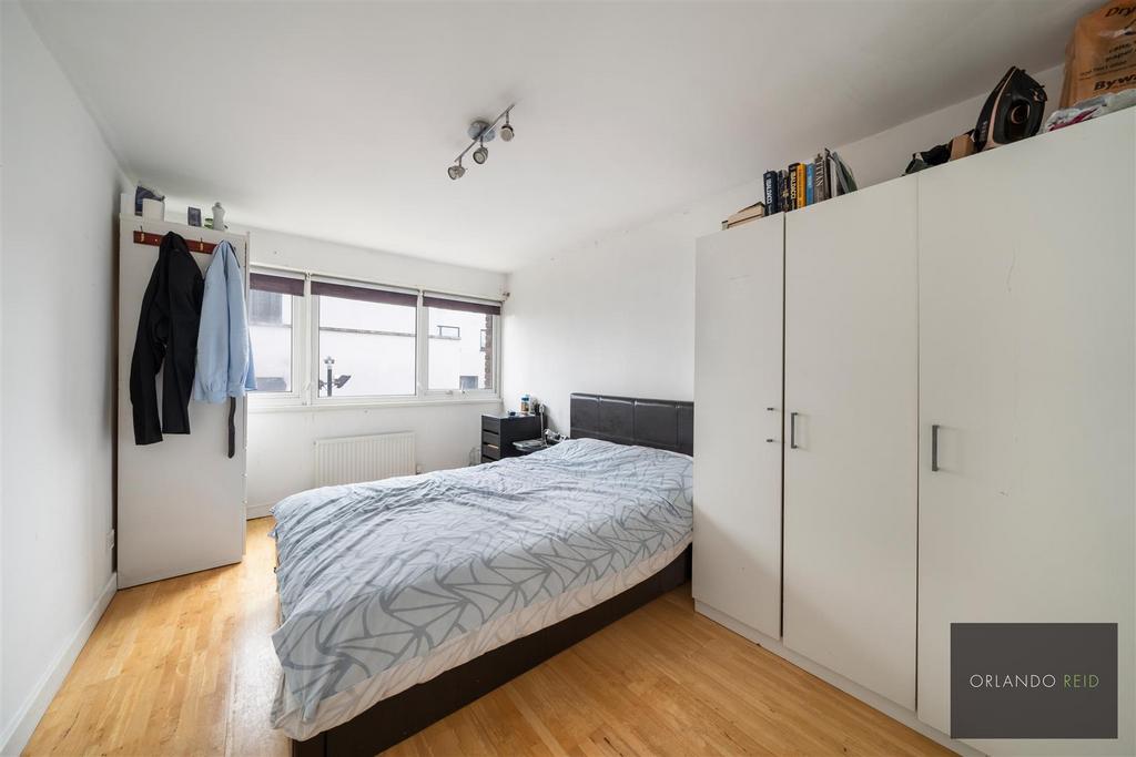 108 Woodvale Walk SE27 0 EY-5.jpg