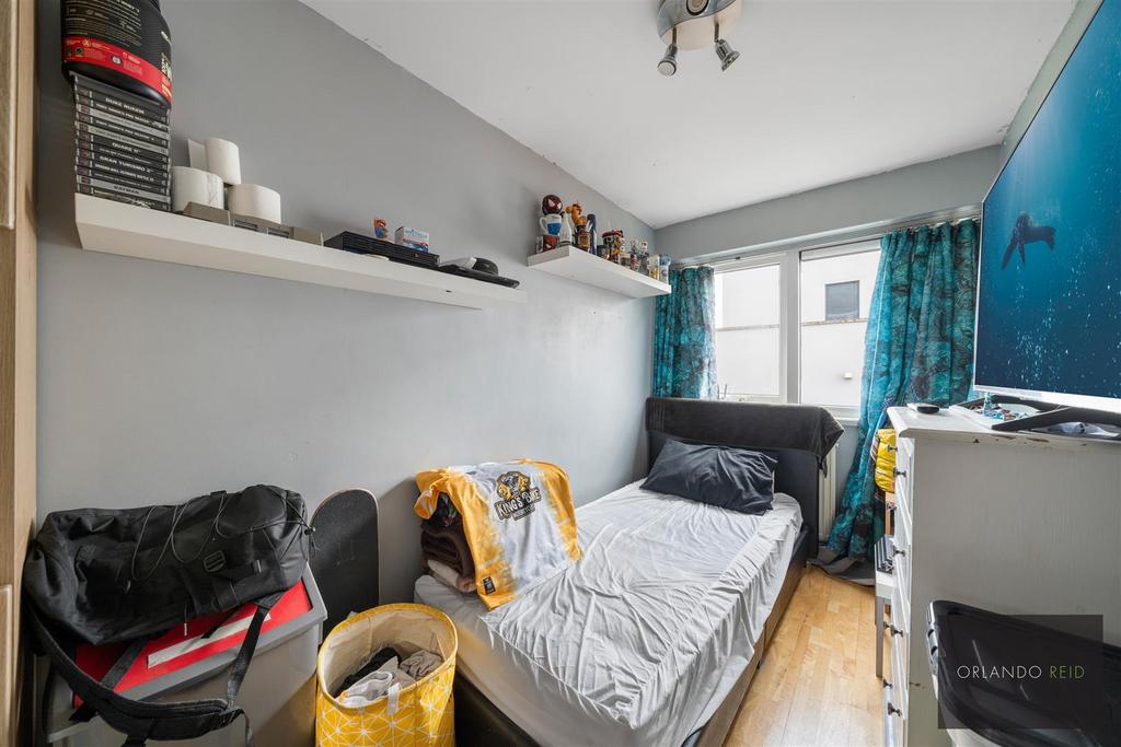 108 Woodvale Walk SE27 0 EY-6.jpg