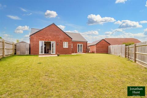 3 bedroom detached bungalow for sale, Gallon Drive, Buntingford SG9