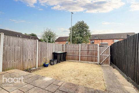 2 bedroom terraced house for sale, Links Way, Luton