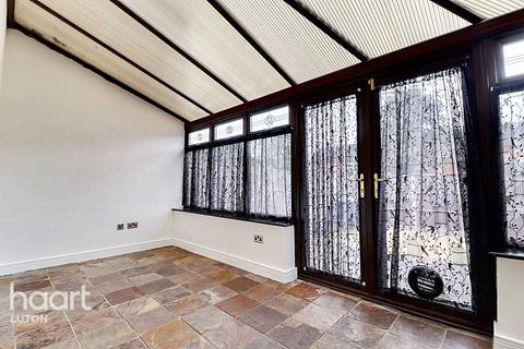 123 Links Way, Luton, LU2 7HB