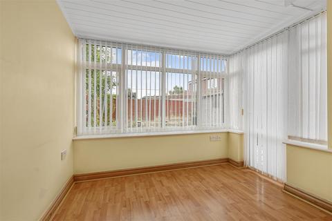 105 Whitethorn Close, York, YO31 9EX