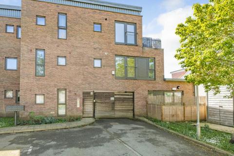 34 Penpool Lane, Welling, DA16 2AE
