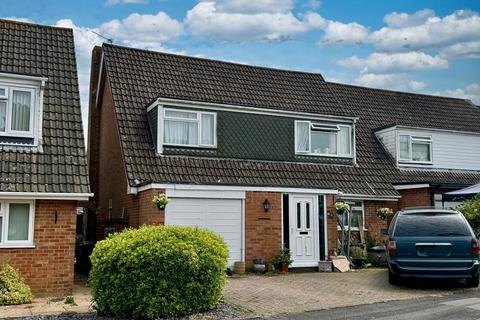 32 The Vale, Oakley, Basingstoke, RG23 7LD