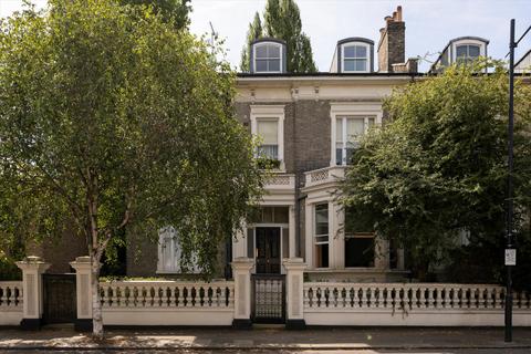 3 bedroom flat for sale, Addison Crescent, Holland Park, London, W14