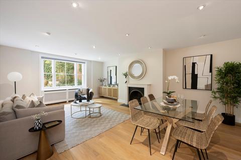 Flat 1, 14 Addison Crescent, London, W14 8JR