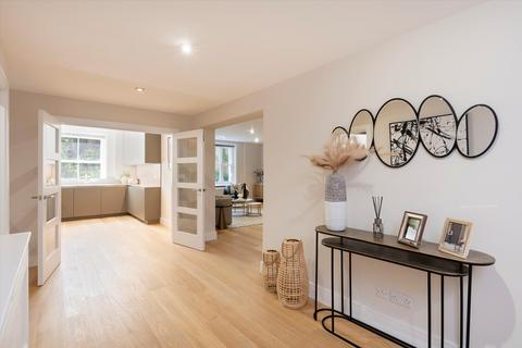 Flat 1, 14 Addison Crescent, London, W14 8JR