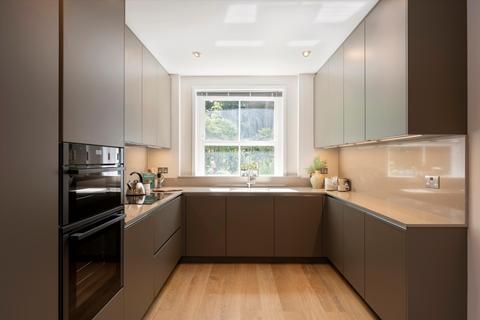 Flat 1, 14 Addison Crescent, London, W14 8JR