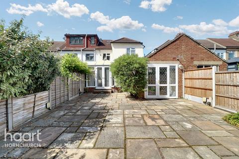 3 bedroom semi-detached house for sale, Cecil Avenue, Hornchurch