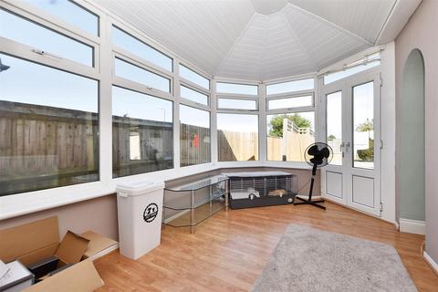 75 Broad Road, Eastbourne, BN20 9QT