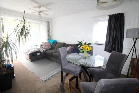 2 bedroom ground floor flat for sale, Oakstead Close, Ipswich, IP4