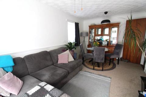 2 bedroom ground floor flat for sale, Oakstead Close, Ipswich, IP4