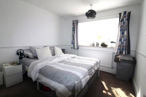 2 bedroom ground floor flat for sale, Oakstead Close, Ipswich, IP4