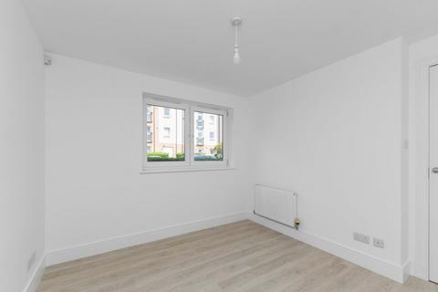 Flat 2, 12 Appin Place, Edinburgh, EH14 1NJ