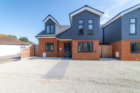 3 bedroom detached house for sale, Fairway Close, St. Marys Bay, TN29