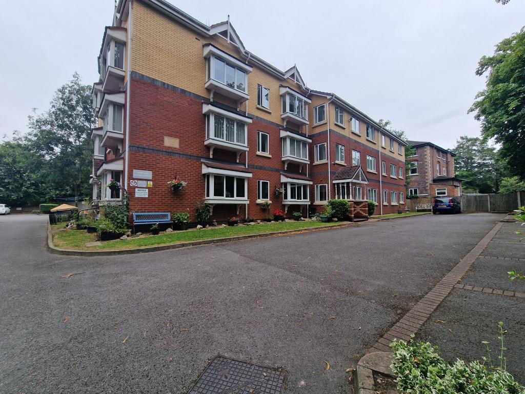 Caroline Place, Wirral CH43 2 bed flat to rent £650 pcm (£150 pw)