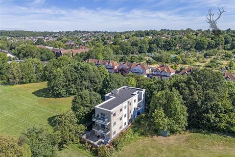 6, Bridge House Roding Road, Loughton, IG10 3ED