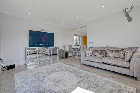 6, Bridge House Roding Road, Loughton, IG10 3ED