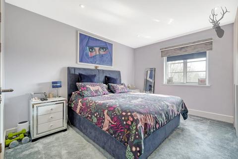 6, Bridge House Roding Road, Loughton, IG10 3ED