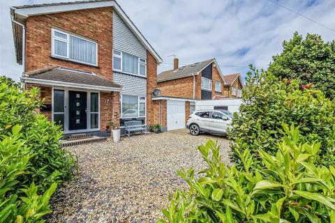 3 bedroom detached house for sale, Gunners Road, Shoeburyness SS3