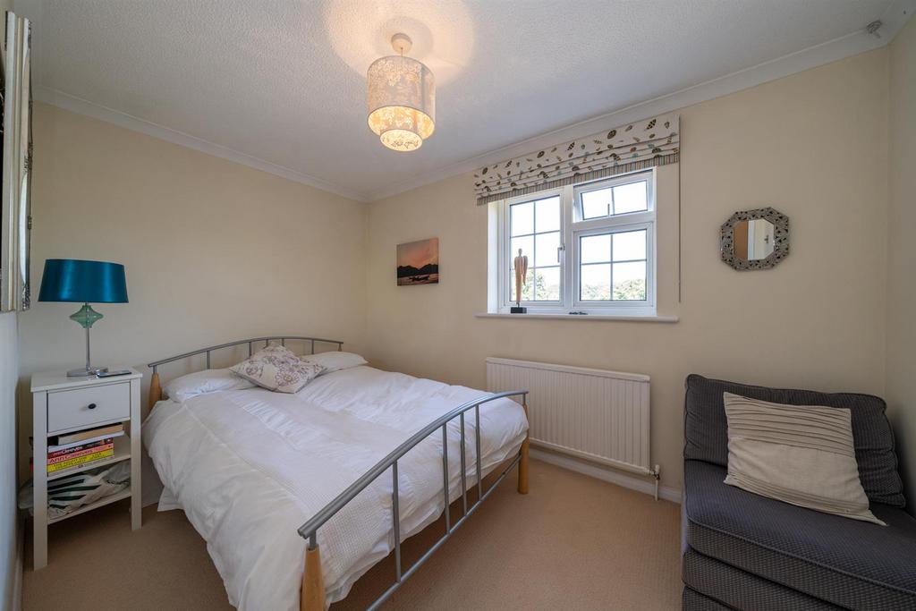 101-Holywell-Road-08550.jpg