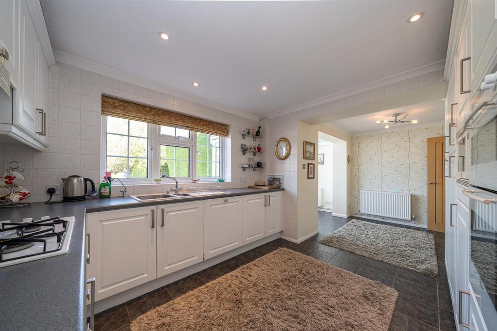 101-Holywell-Road-08568.jpg