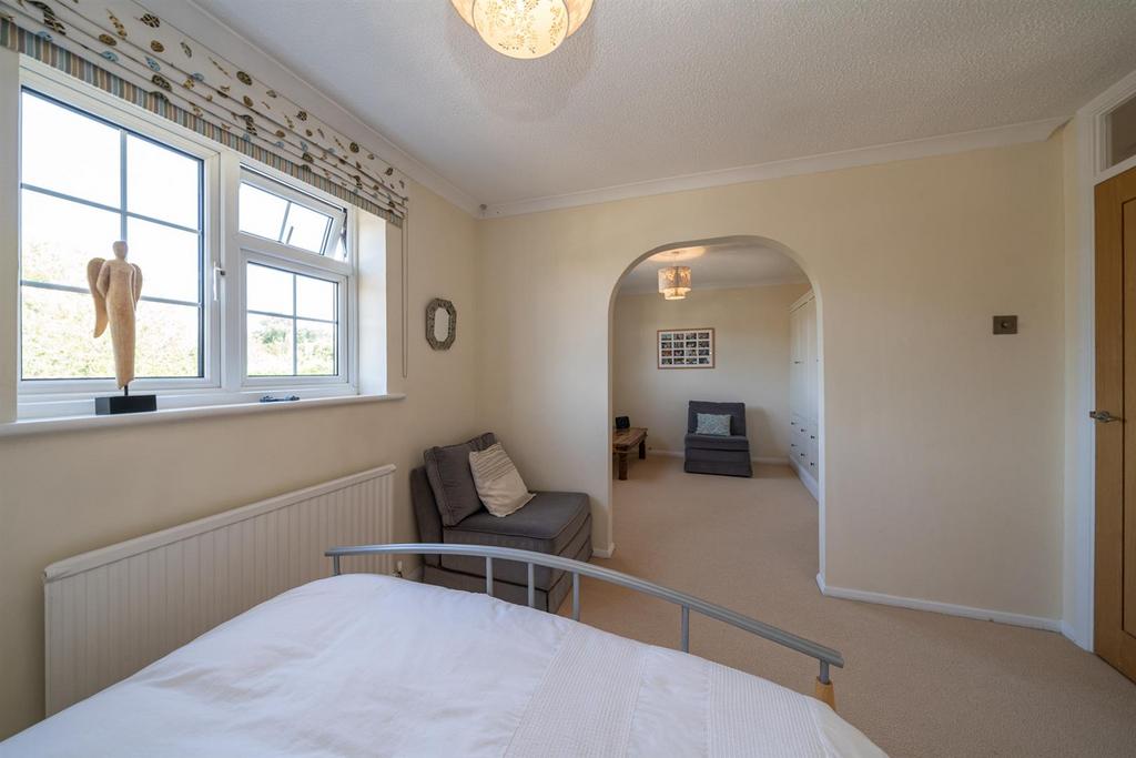 101-Holywell-Road-08555.jpg