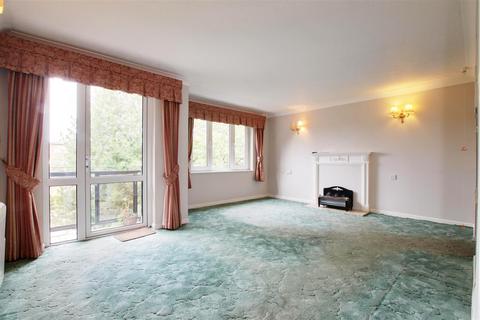 2 bedroom retirement property for sale, Turners Hill, Waltham Cross