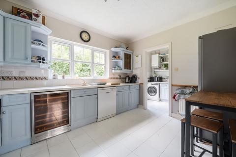 3 Cornwallis Close, Caterham, CR3 5BX