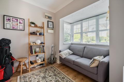 3 Cornwallis Close, Caterham, CR3 5BX