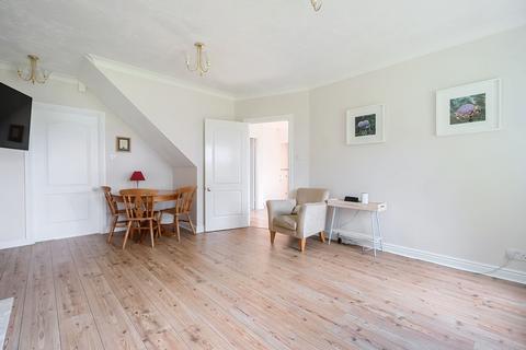 3 Cornwallis Close, Caterham, CR3 5BX