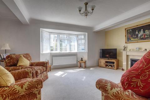 3 bedroom detached house for sale, Effingham Drive, Bexhill-On-Sea