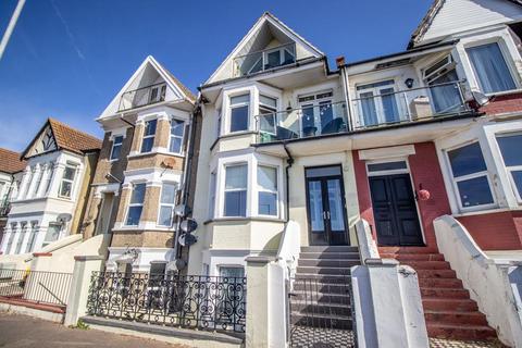 2 bedroom flat for sale, Eastern Esplanade, Southend-on-Sea SS1