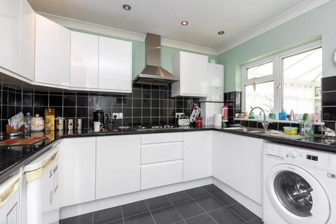 57 Wyncham Avenue, Sidcup, DA15 8EU